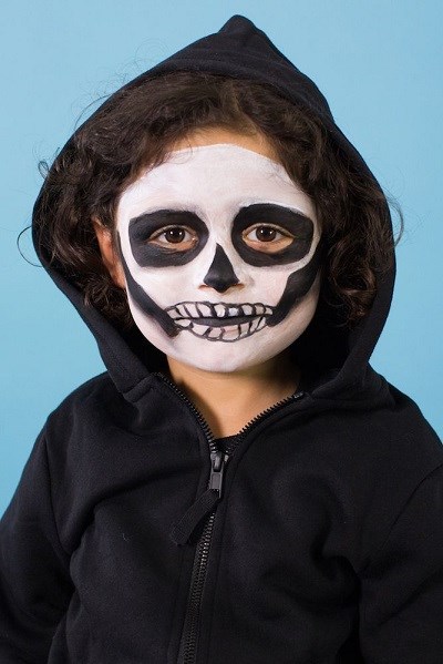 Simple homemade skeleton Halloween costume